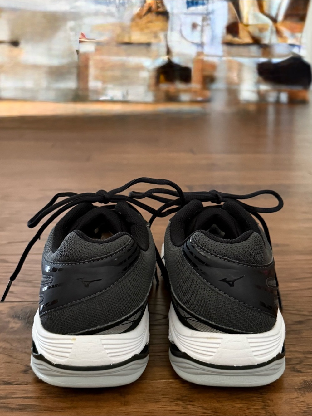 Mizuno Wave Voltage Volleyball Court Shoes Women's 8.5 Black Silver Lightweight - Picture 4 of 9